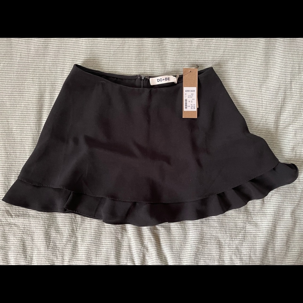 Beautiful DO&BE Black Skort - Never Worn